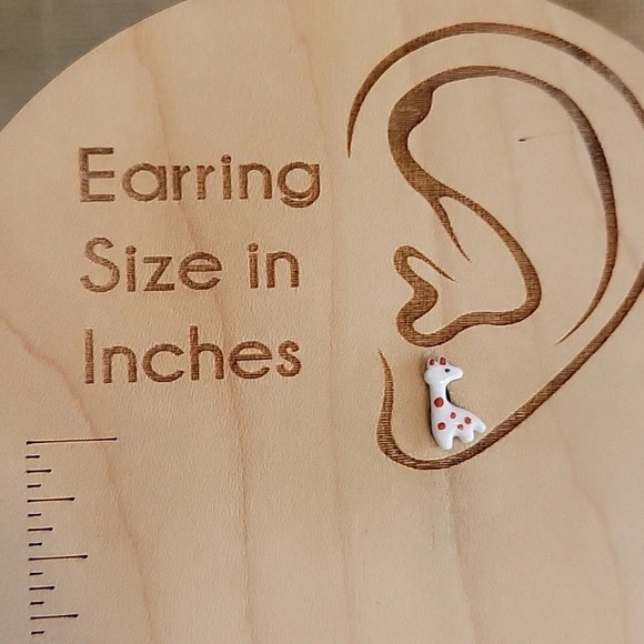 Tiny Giraffe Ceramic Stud Earrings - Picture 4 of 7